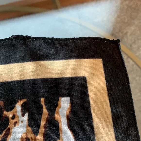 Elegant Leopard Print Scarf - Picture 10 of 16